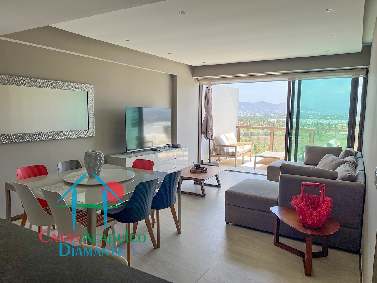 La Isla Emerald E 11